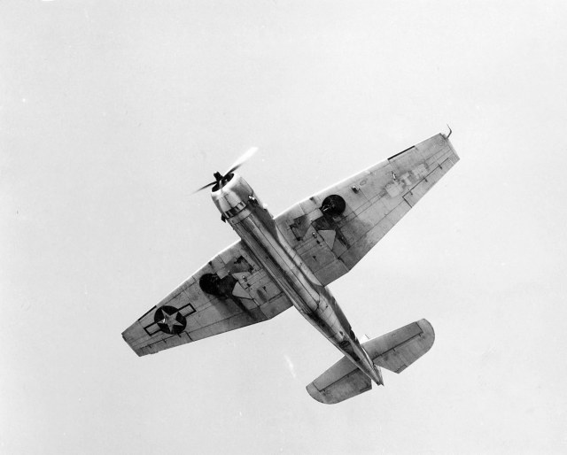 TBM_Avenger_of_VT-87_in_flight_near_NAAS_Oceana_Virginia_on_October_22_1944 (1).jpg